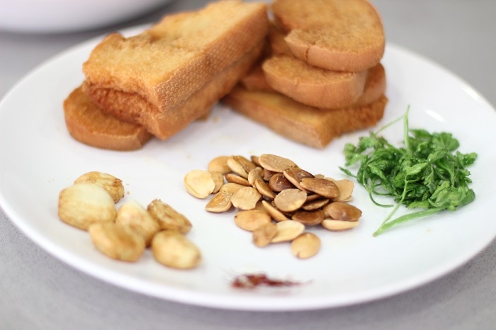 ingredients for the almond sauce recipe