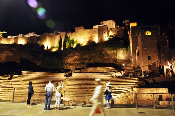 alcazaba by night malaga