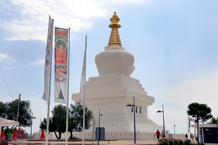 stupa benalamadena