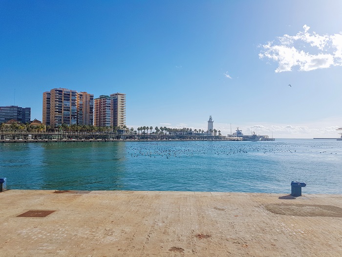 muelle uno farola malaga