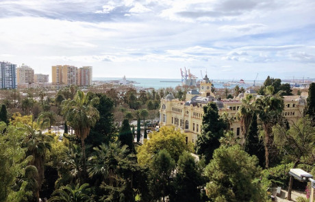 subida al castillo de gibralfaro malaga jardin de puerta oscura muelle uno malagueta