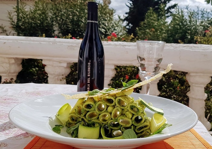 rigatoni al pesto de calabacín