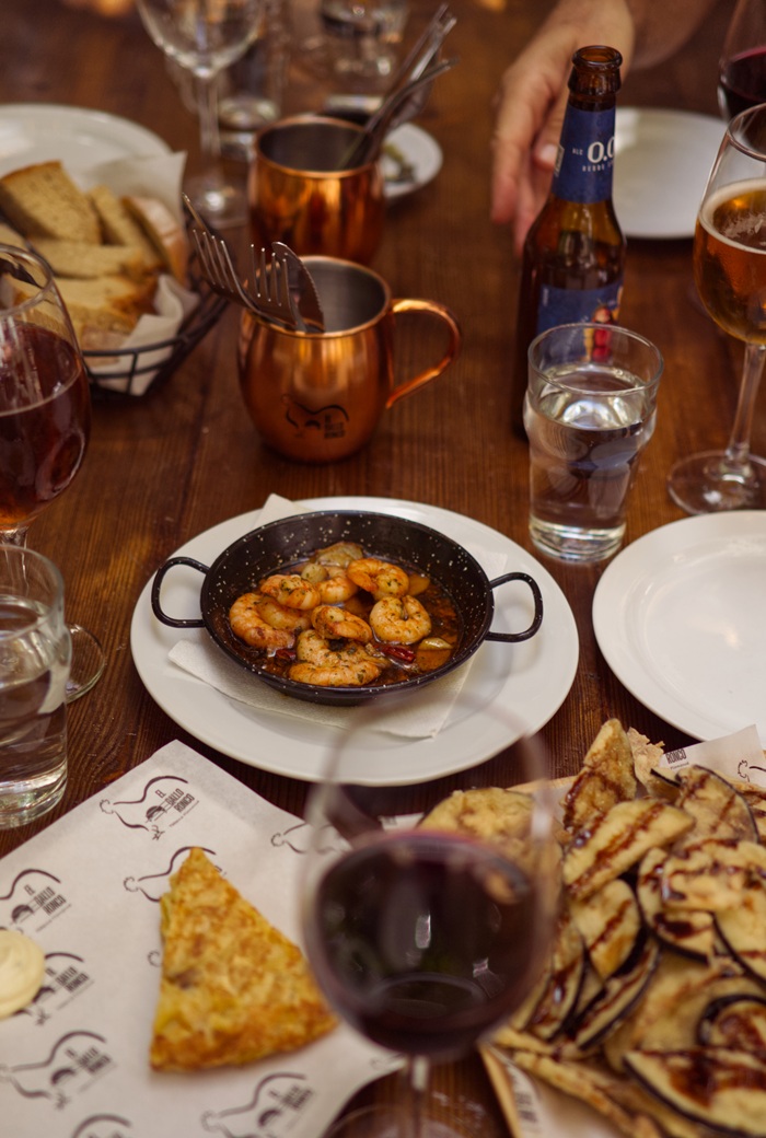 SFSMESAGALLO enjoying tapas in malaga